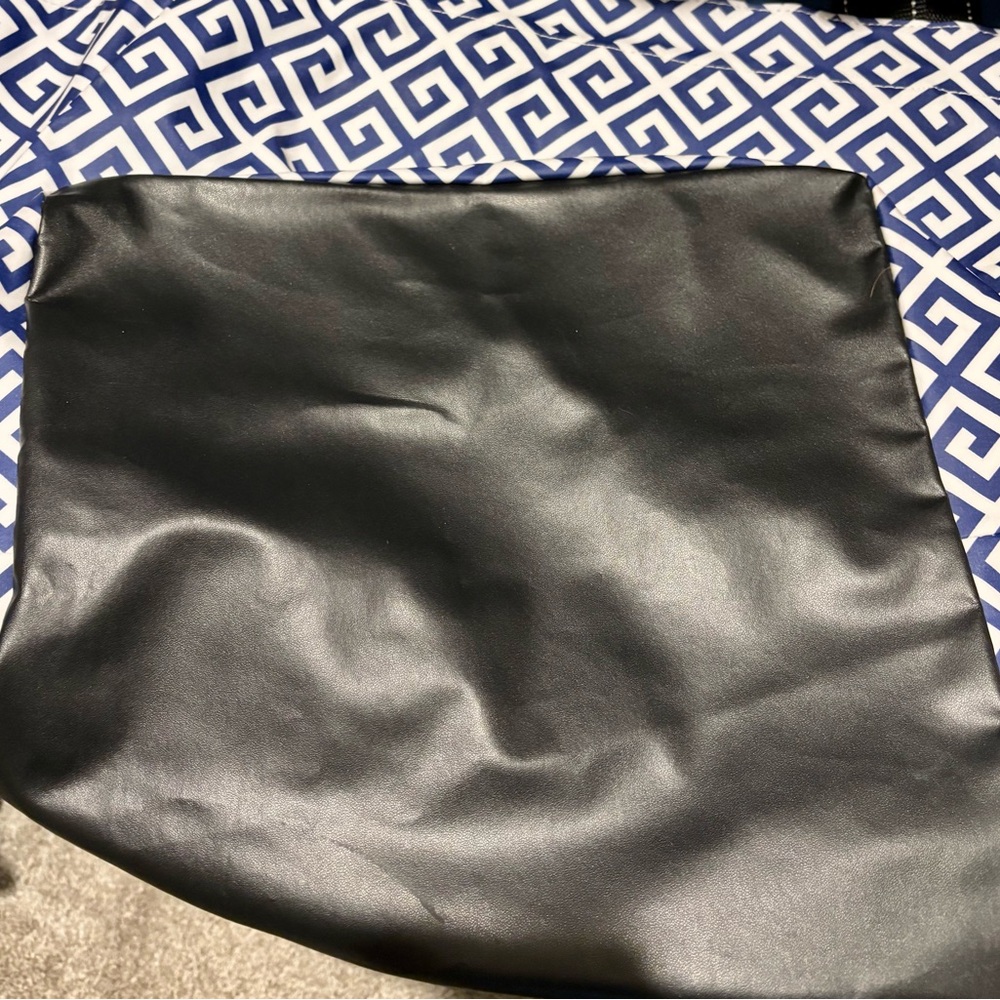 NWT Scout Weekender and Cosmetic Bag Set - Picture 9 of 11